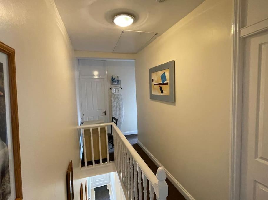 Apartamento Beanies Lornestreet Four Bed House Swindon Exterior foto