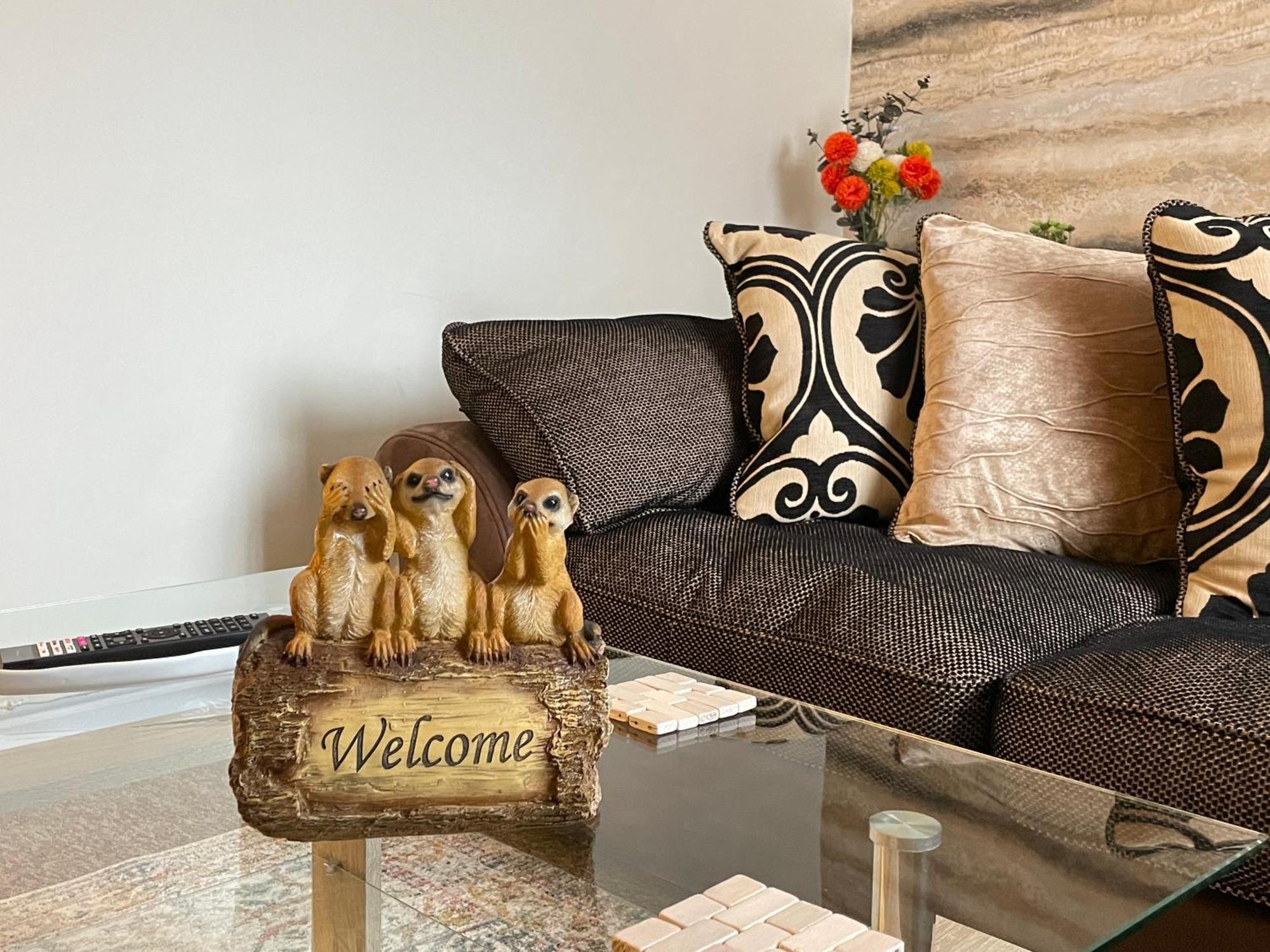Apartamento Beanies Lornestreet Four Bed House Swindon Exterior foto