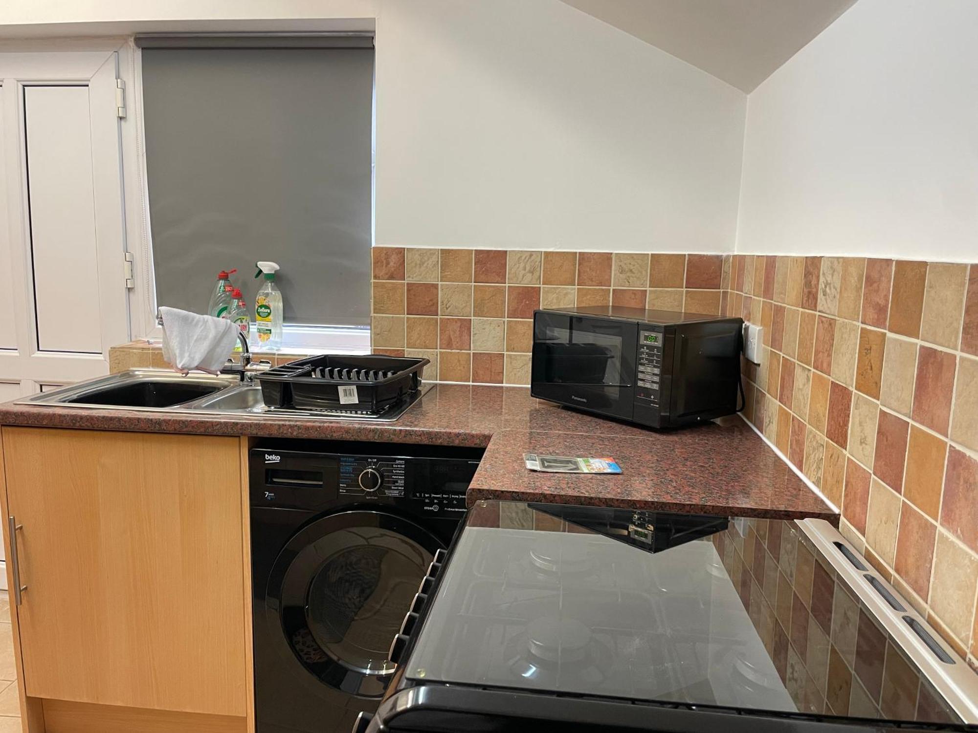 Apartamento Beanies Lornestreet Four Bed House Swindon Exterior foto