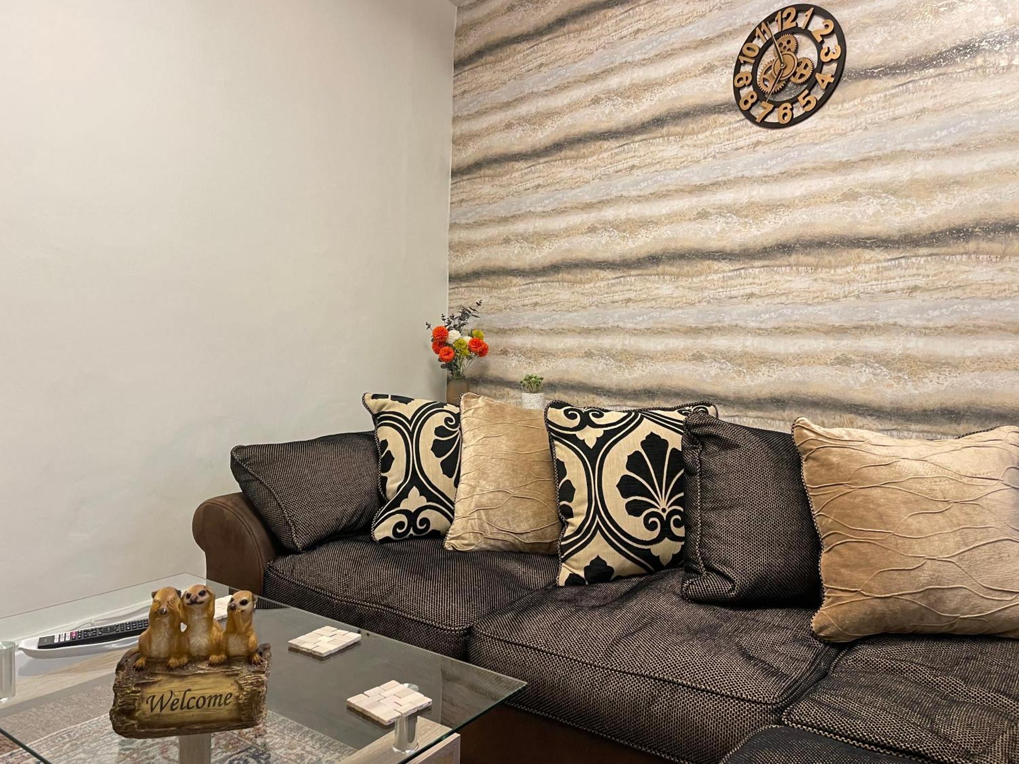 Apartamento Beanies Lornestreet Four Bed House Swindon Exterior foto