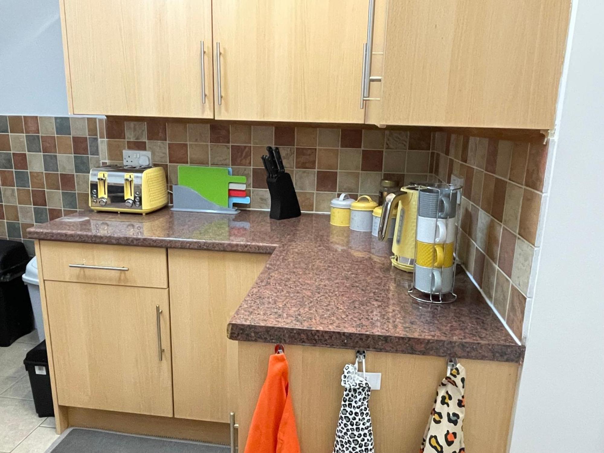 Apartamento Beanies Lornestreet Four Bed House Swindon Exterior foto