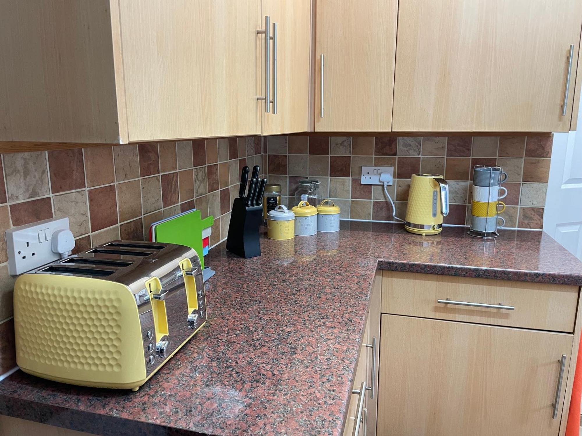 Apartamento Beanies Lornestreet Four Bed House Swindon Exterior foto
